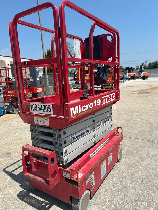 2019 MEC MICRO 19 Scissor Lift