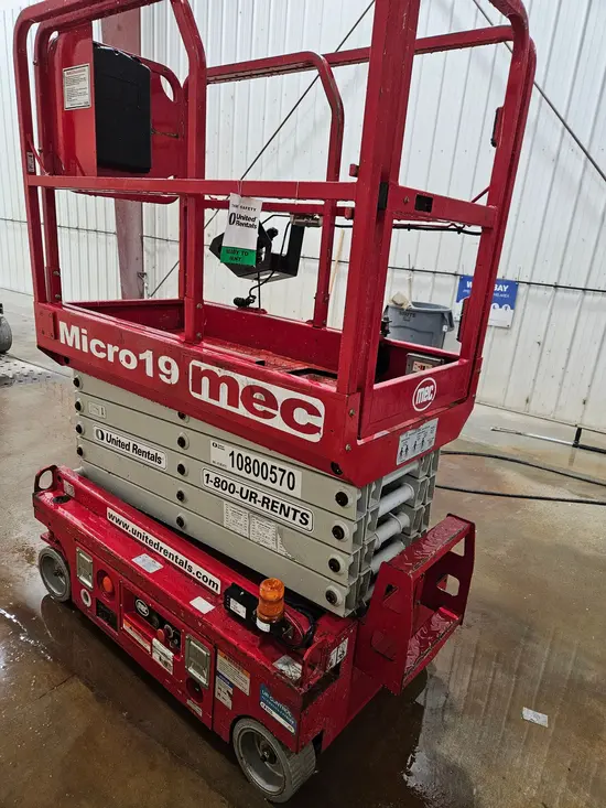 2018 MEC MICRO 19 Scissor Lift