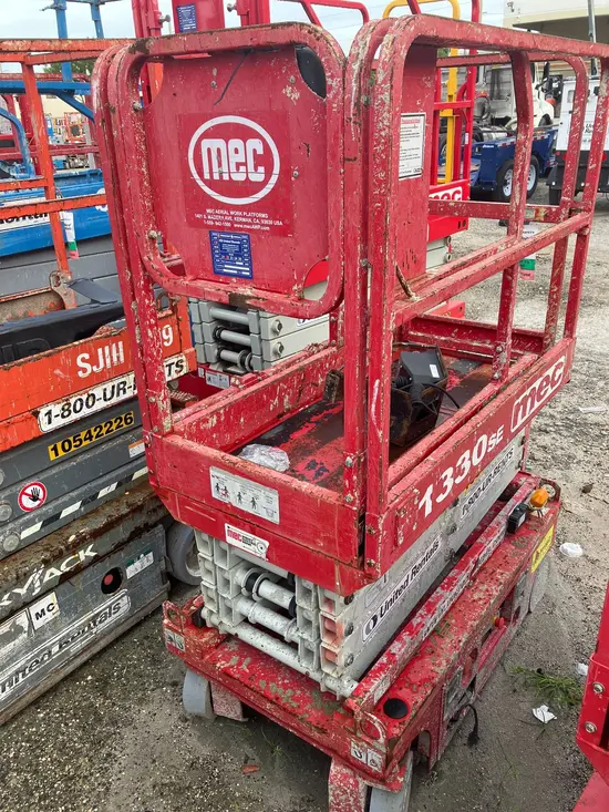 2017 MEC 1330SE Scissor Lift