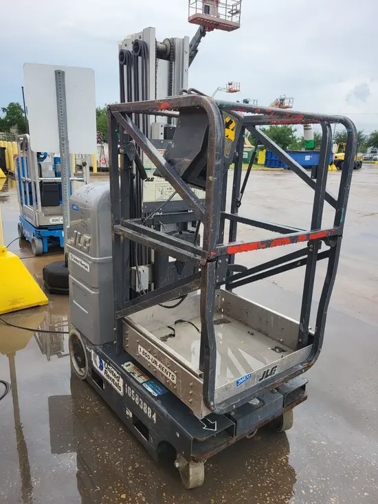 2017 JLG 20MVL Self-Propelled One-Person Lift