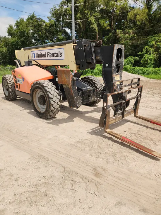 2016 JLG 1055 Forklift