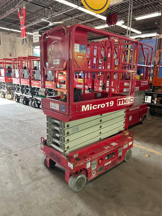 2018 MEC MICRO 19 Scissor Lift