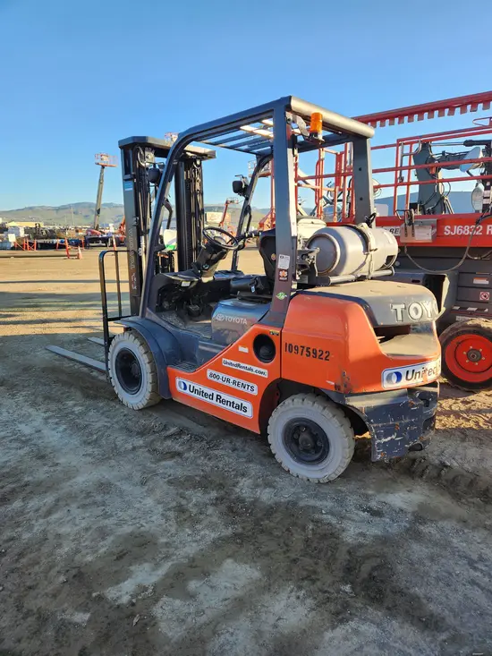2019 Toyota 8FGU25 Warehouse Forklift