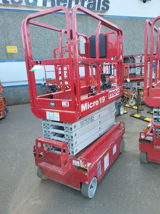 2018 MEC MICRO 19 Scissor Lift