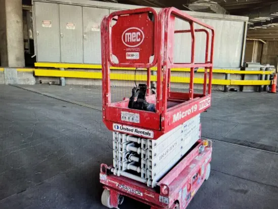 2018 MEC MICRO 19 Scissor Lift