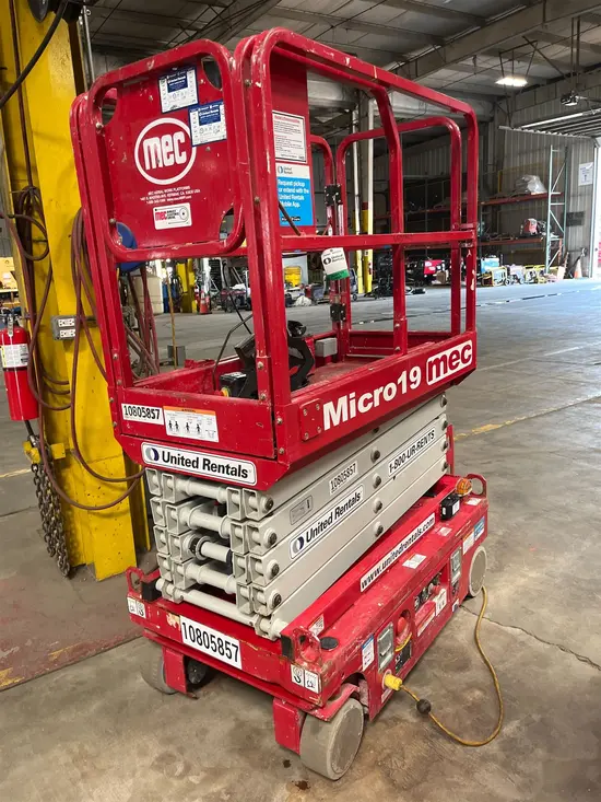 2018 MEC MICRO 19 Scissor Lift