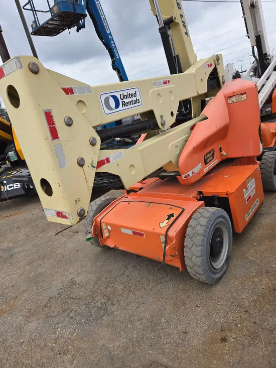 2017 JLG E400AJPN Articulating Boom Lift