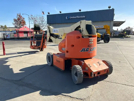 2016 JLG E400AJPN Articulating Boom Lift