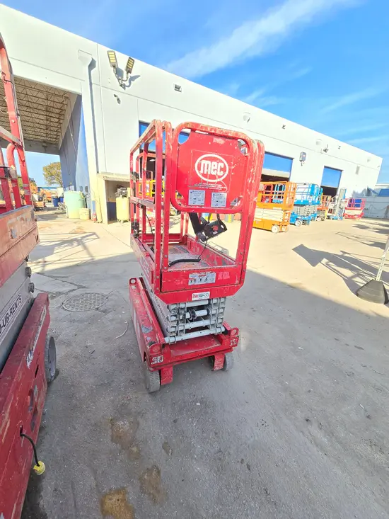 2017 MEC 1330SE Scissor Lift