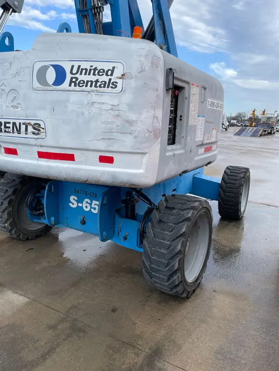 2012 Genie S-65 Boom Lift