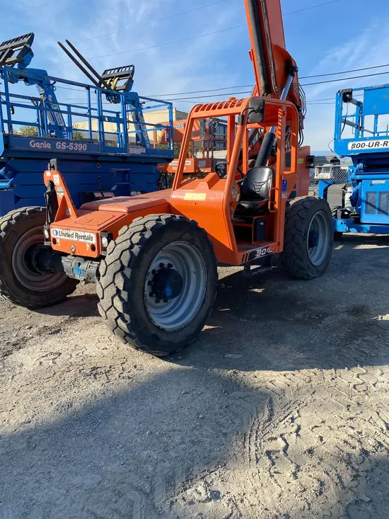 2017 SKYTRAK 8042 Forklift