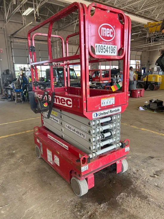 2019 MEC MICRO 19 Scissor Lift