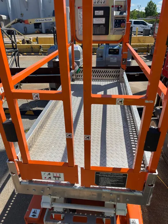 2022 Snorkel S3215L Scissor Lift