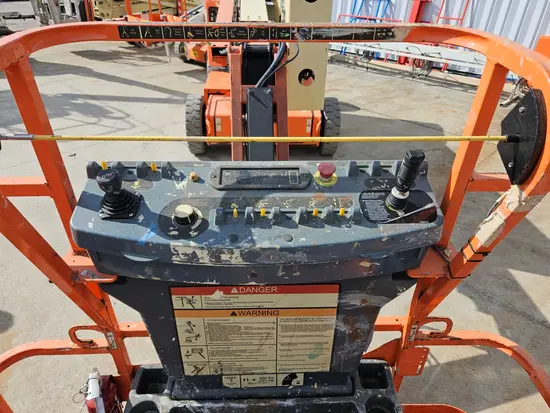 2016 JLG E450AJ Articulating Boom Lift