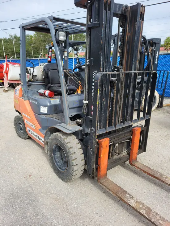 2018 Toyota 8FGU25 Warehouse Forklift