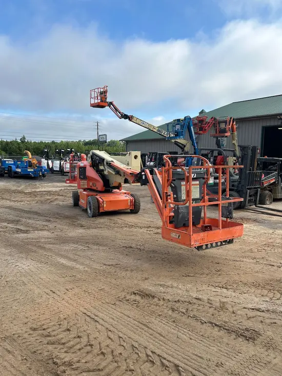 2015 JLG E400AJPN Articulating Boom Lift