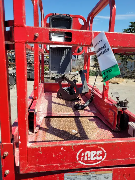 2018 MEC MICRO 19 Scissor Lift