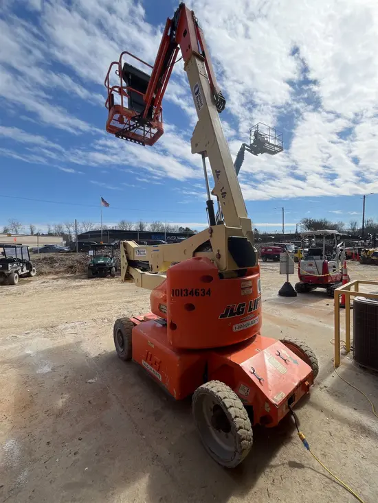 2013 JLG E400AJPN Articulating Boom Lift
