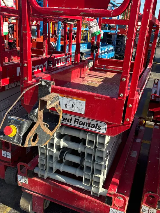 2018 MEC MICRO 19 Scissor Lift