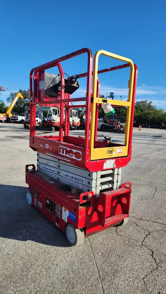 2021 MEC MICRO 19 Scissor Lift