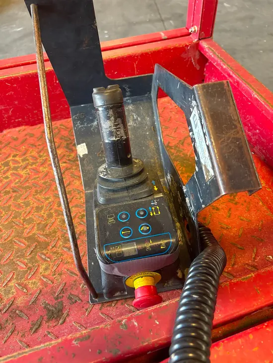 2019 MEC MICRO 19 Scissor Lift