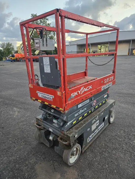 2017 Skyjack SJIII3219 Scissor Lift