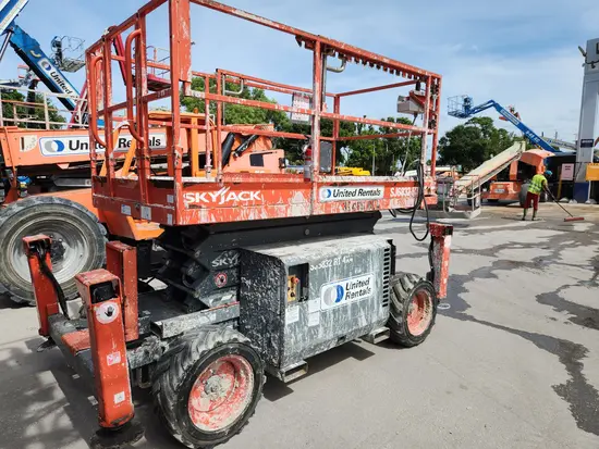 2016 Skyjack SJ6832RT Rough Terrain Scissor Lift
