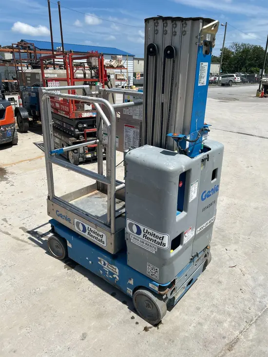 2016 Genie GR-20 Self-Propelled One-Person Lift