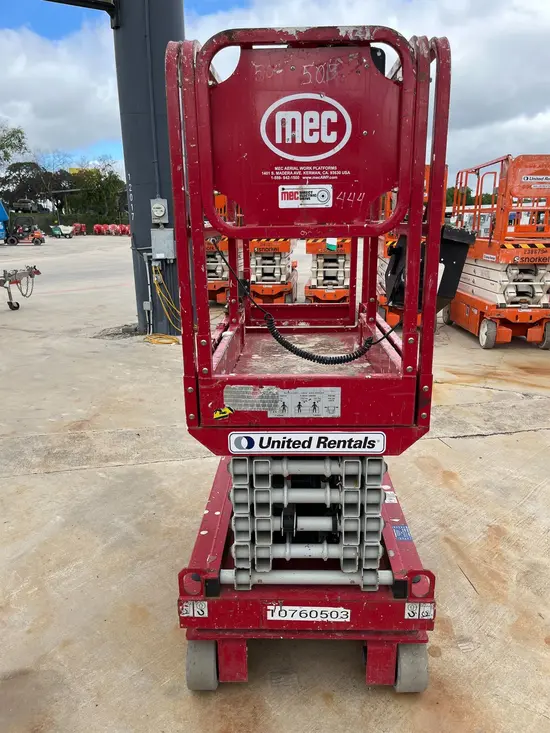 2018 MEC MICRO 19 Scissor Lift