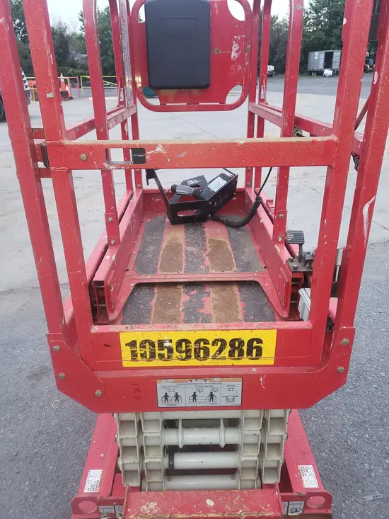 2017 MEC 1330SE Scissor Lift