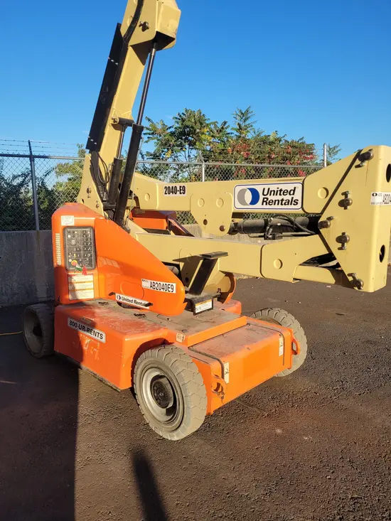 2015 JLG E400AJPN Articulating Boom Lift