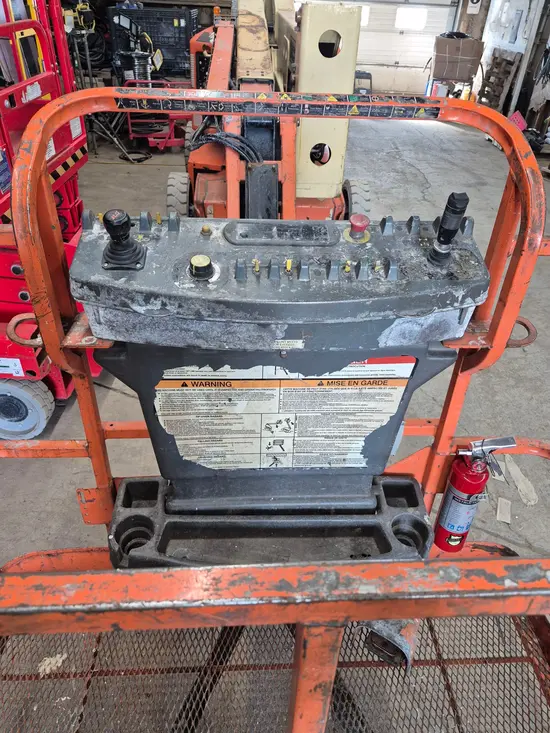 2015 JLG E450AJ Articulating Boom Lift