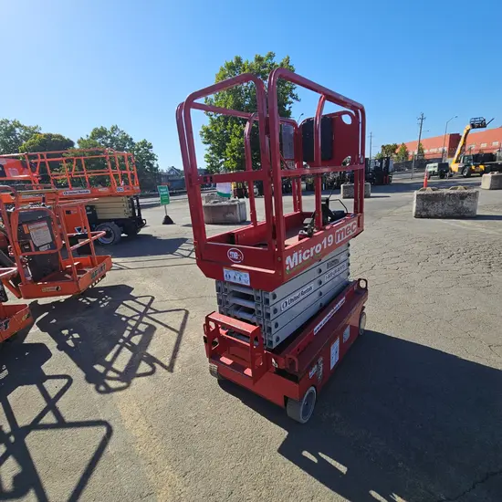 2019 MEC MICRO 19 Scissor Lift