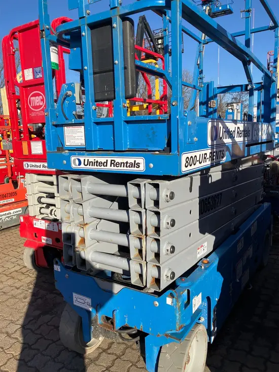 2017 Genie GS-3232 Scissor Lift