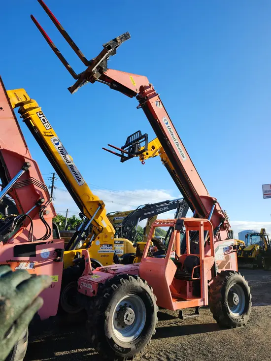 2015 SKYTRAK 8042 Forklift