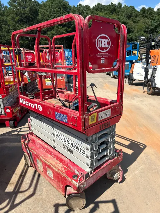 2018 MEC MICRO 19 Scissor Lift