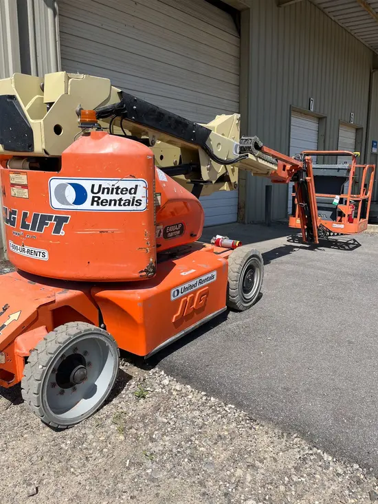 2013 JLG E400AJPN Articulating Boom Lift