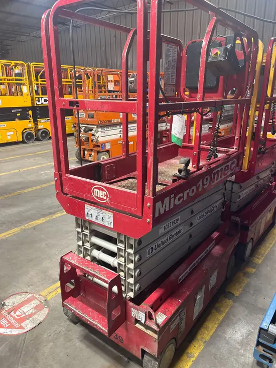 2018 MEC MICRO 19 Scissor Lift
