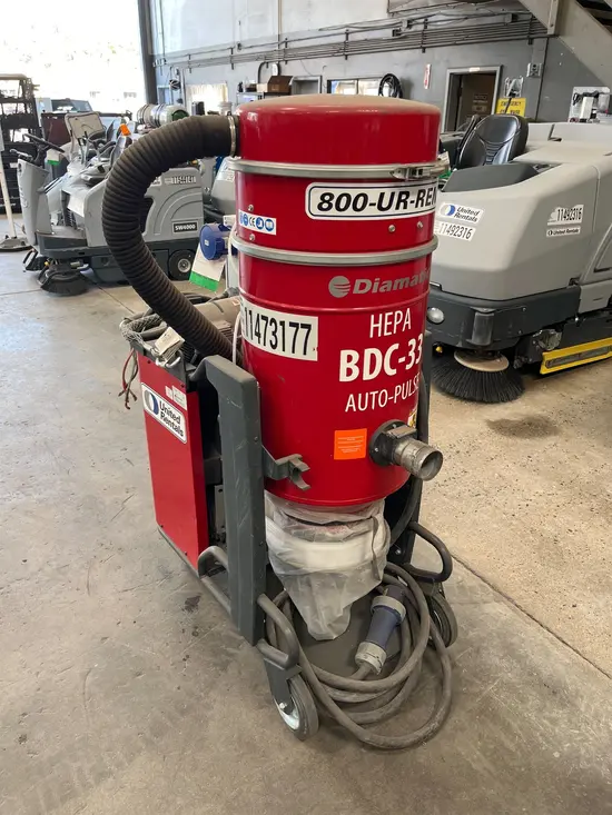 2022 Husqvarna BDC-33-230V Vacuum