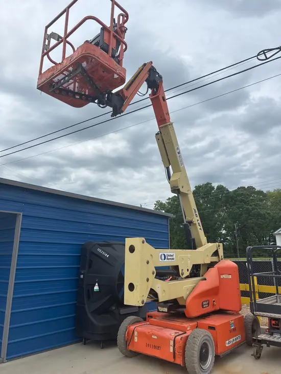 2013 JLG E400AJPN Articulating Boom Lift