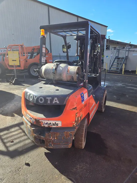 2019 Toyota 8FGU30 Warehouse Forklift