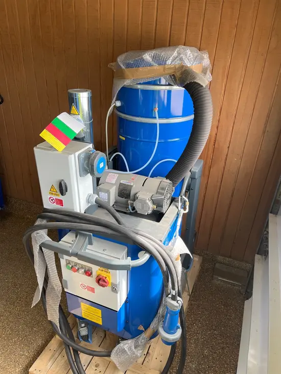 2020 Blastrac BDC-33 Vacuum