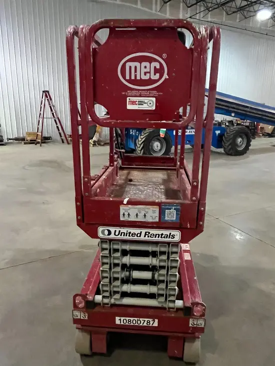 2018 MEC MICRO 19 Scissor Lift