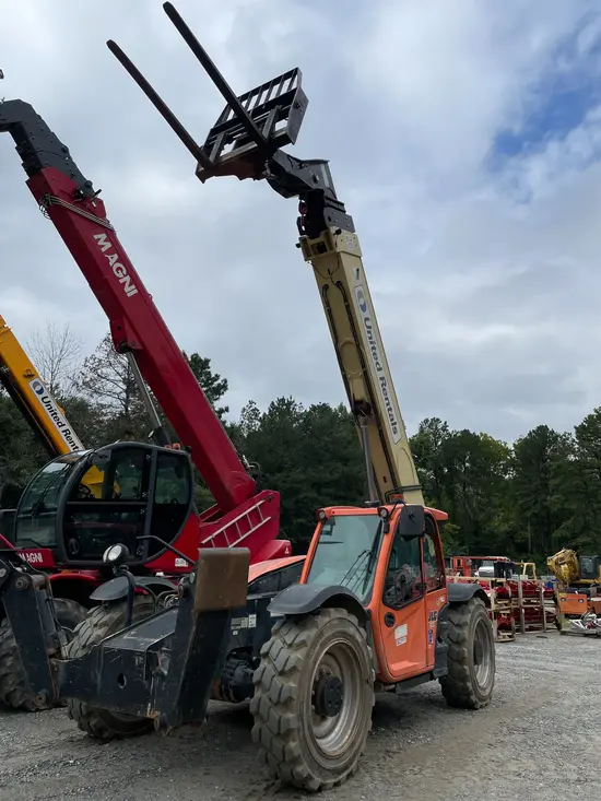 2019 JLG 1055 Forklift