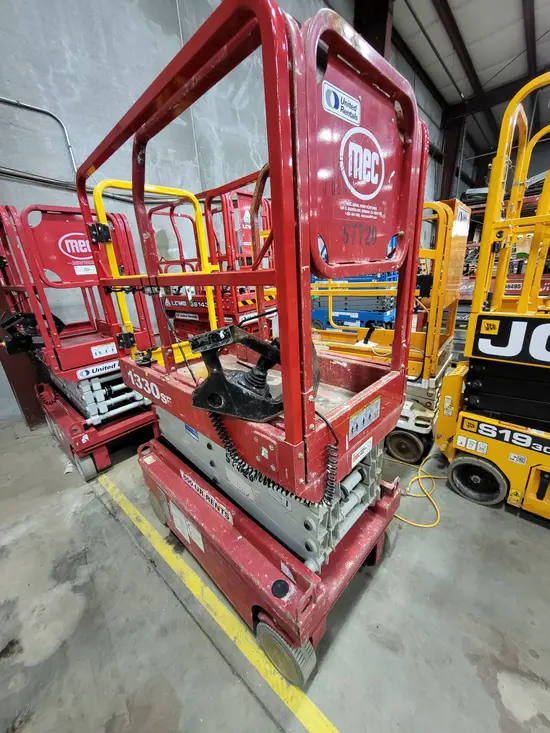 2018 MEC 1330SE Scissor Lift
