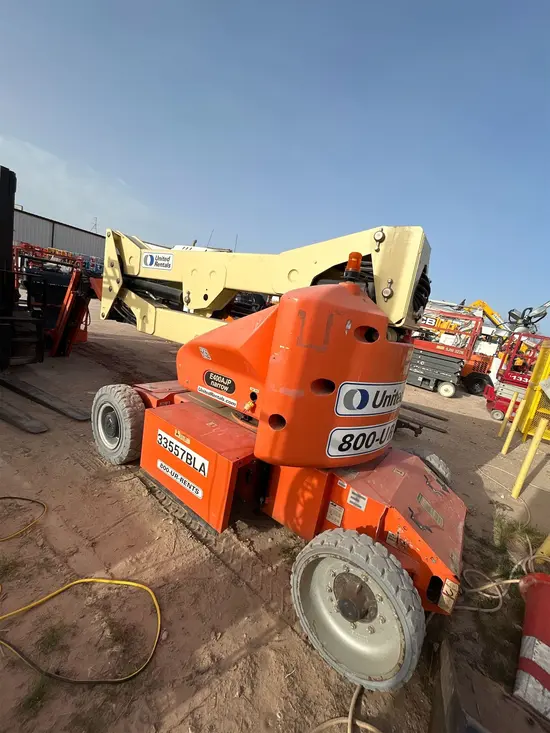 2016 JLG E400AJPN Articulating Boom Lift