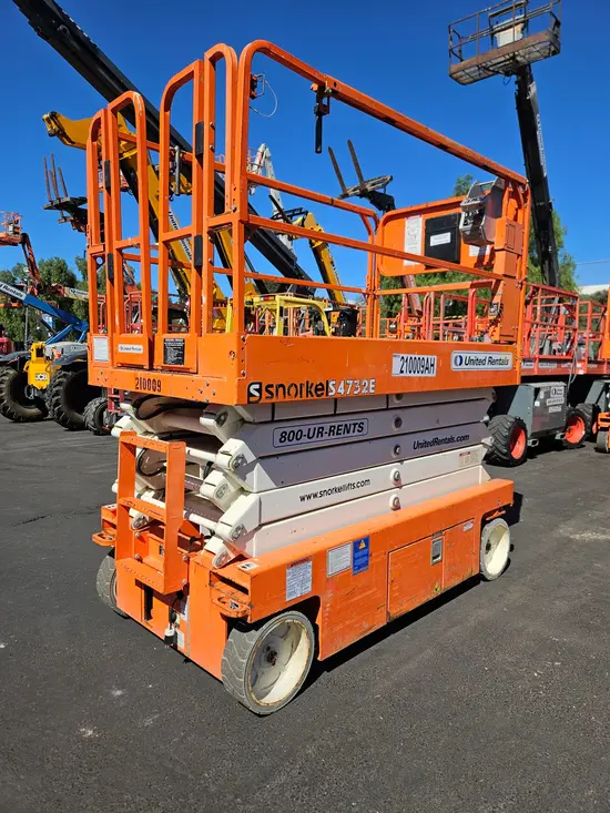 2018 Snorkel S4732E Scissor Lift
