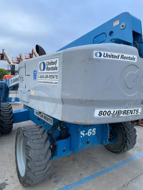 2014 Genie S-65 Boom Lift