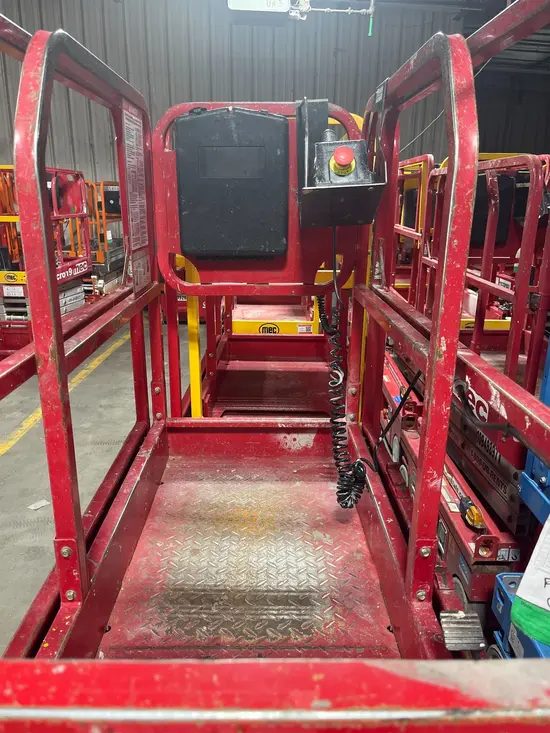 2018 MEC MICRO 19 Scissor Lift