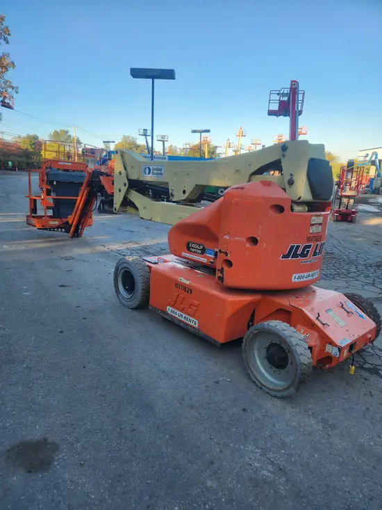 2013 JLG E400AJPN Articulating Boom Lift